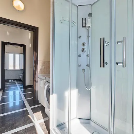 Golden Luxe - In The Luxury Apartment *