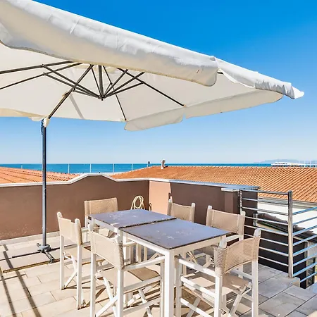 Golden Luxe - In The Luxury Lido di Camaiore